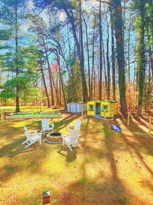 Uncle Bill'S Lodge & Soccer Pool Showdown Surry Exteriér fotografie