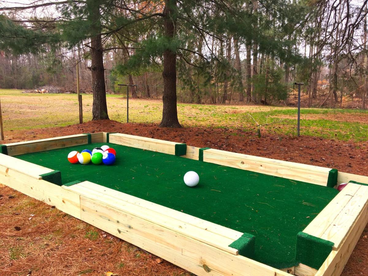 Uncle Bill'S Lodge & Soccer Pool Showdown Surry Exteriér fotografie